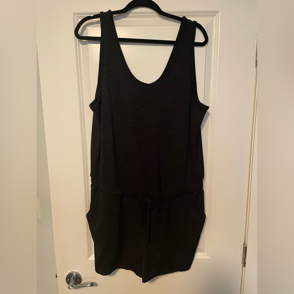 Black roots romper